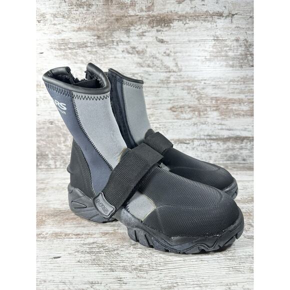 Men's NRS Titanium ATB Black/Gray Neoprene Wetshoe Boots Sz 9 - Picture 1 of 13